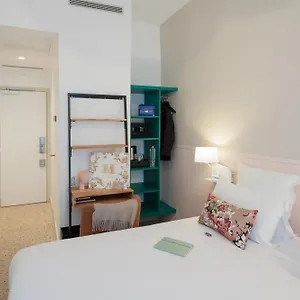 Trendy Canettes Otel